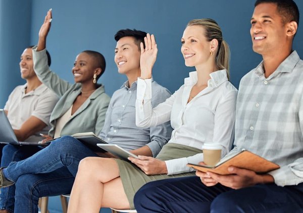 Quelles stratégies pour encourager les habitants à contribuer à un « Wiki local » regroupant l'histoire et le patrimoine de la ville ?