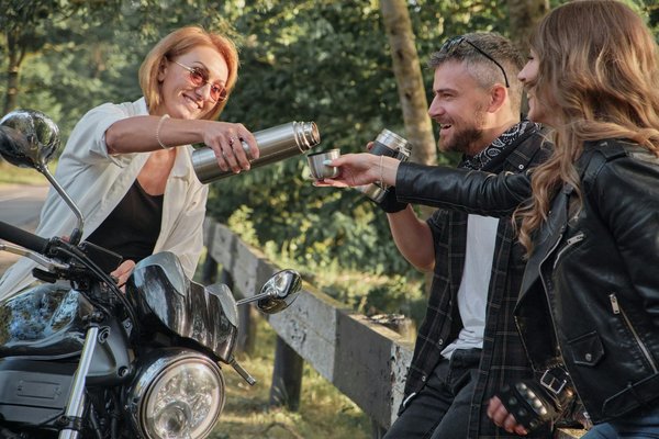 Au-delà de la route : les rencontres motardes comme mode de vie