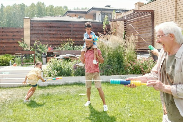 Attaquez la saleté : choisissez un pistolet à eau électrique puissant